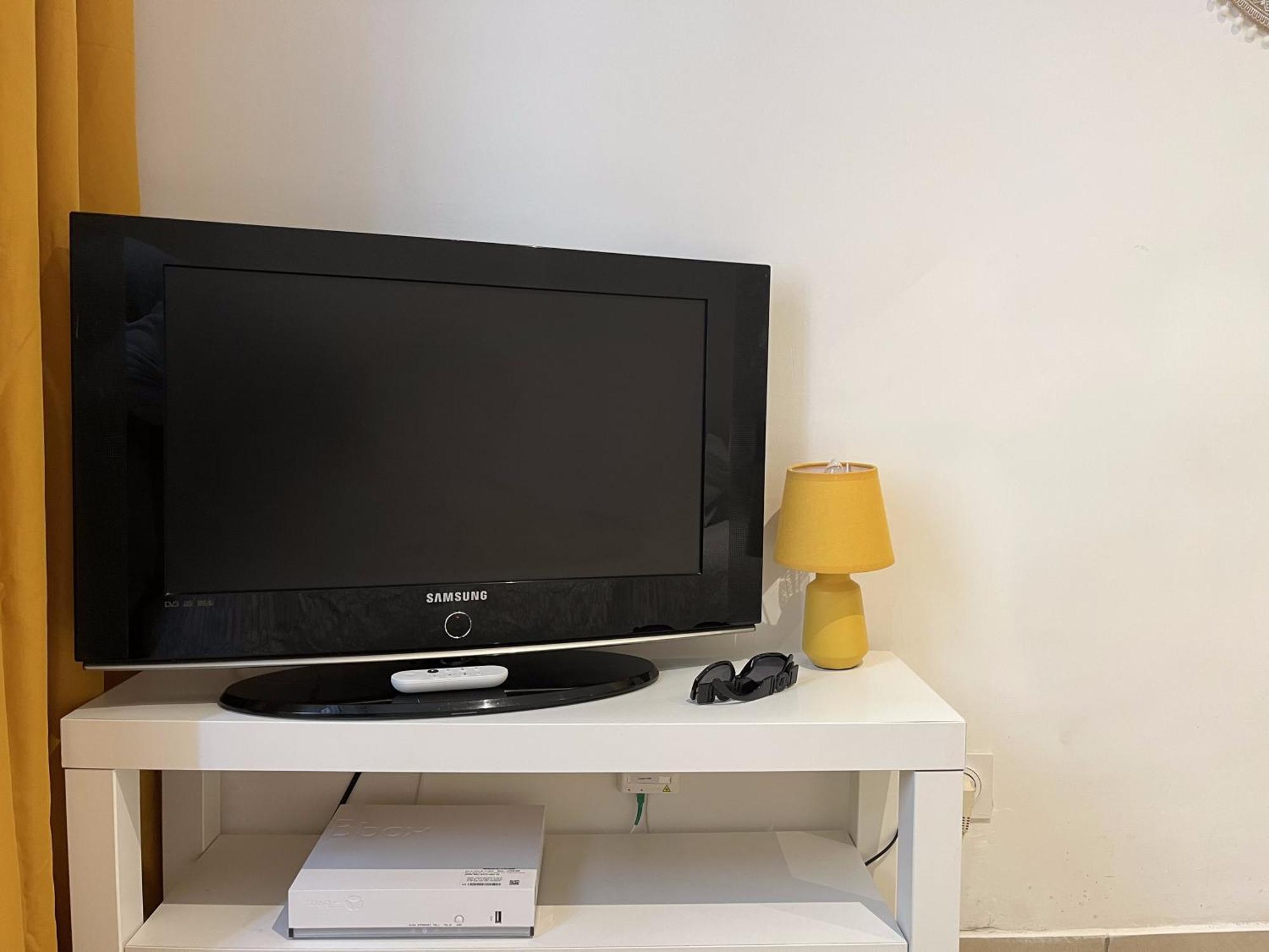Studio Equipe Confort Proche De Toutes Commodites La Seyne-sur-Mer Luaran gambar