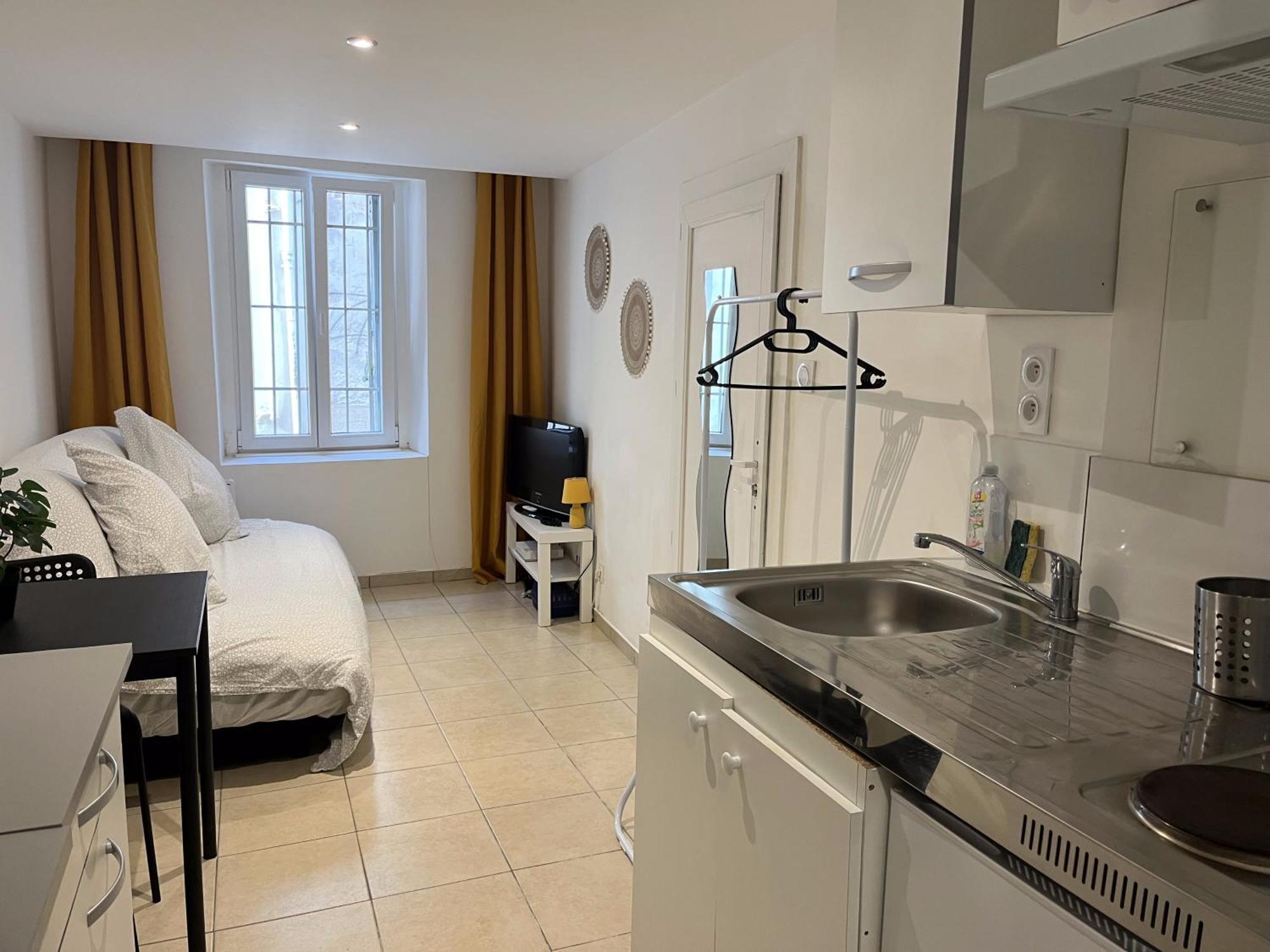 Studio Equipe Confort Proche De Toutes Commodites La Seyne-sur-Mer Luaran gambar